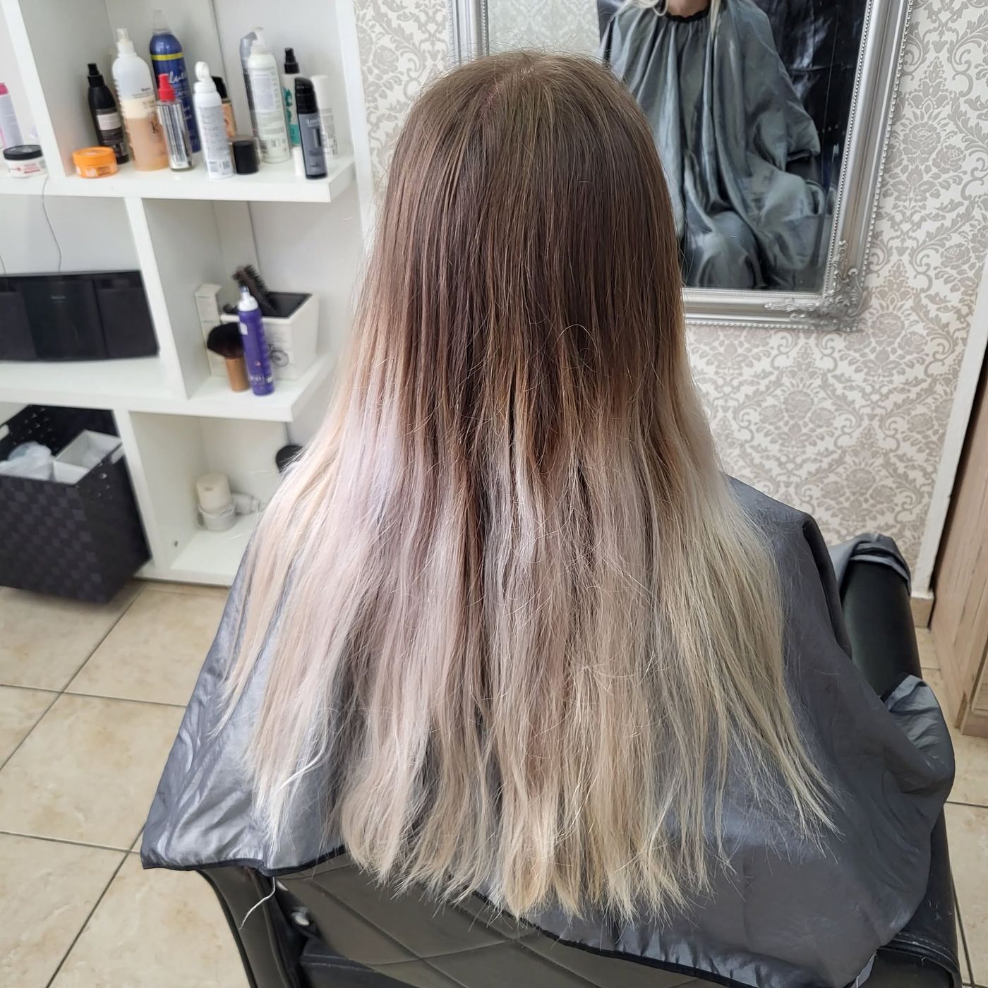 Dlhé vlasy s prechodom do svetlej blond